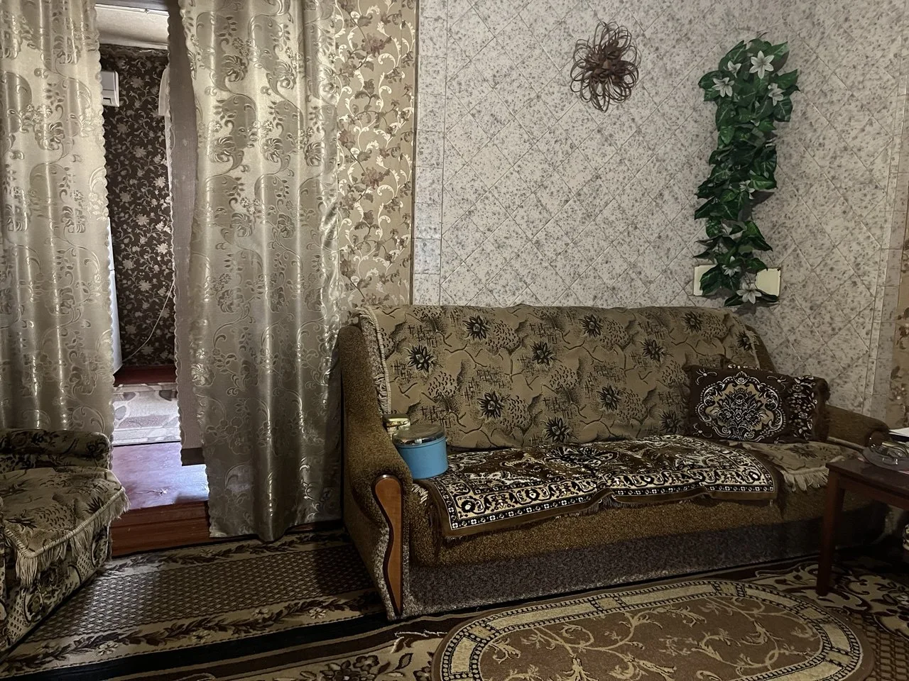 Продам дом в районе КШСУ-1. 
Уютный.Ухоженный.
 Большой флигерь. 
Хоз постройки. 
Окна - металопласт