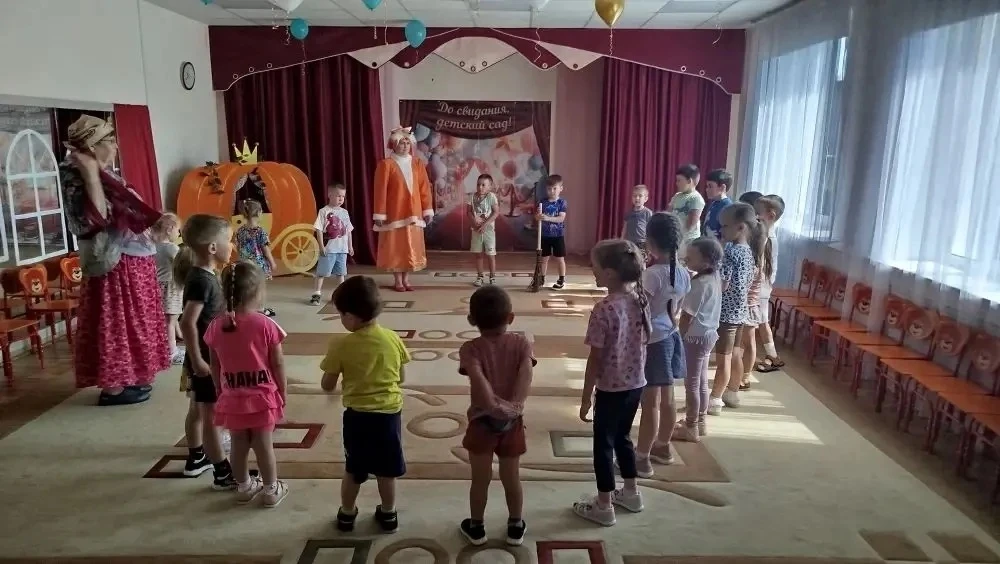 Июнь – время яркого солнца ☀️, беззаботных игр 🤽🏻‍♀️и, конечно же, волшебства! ✨

Маленькие исслед