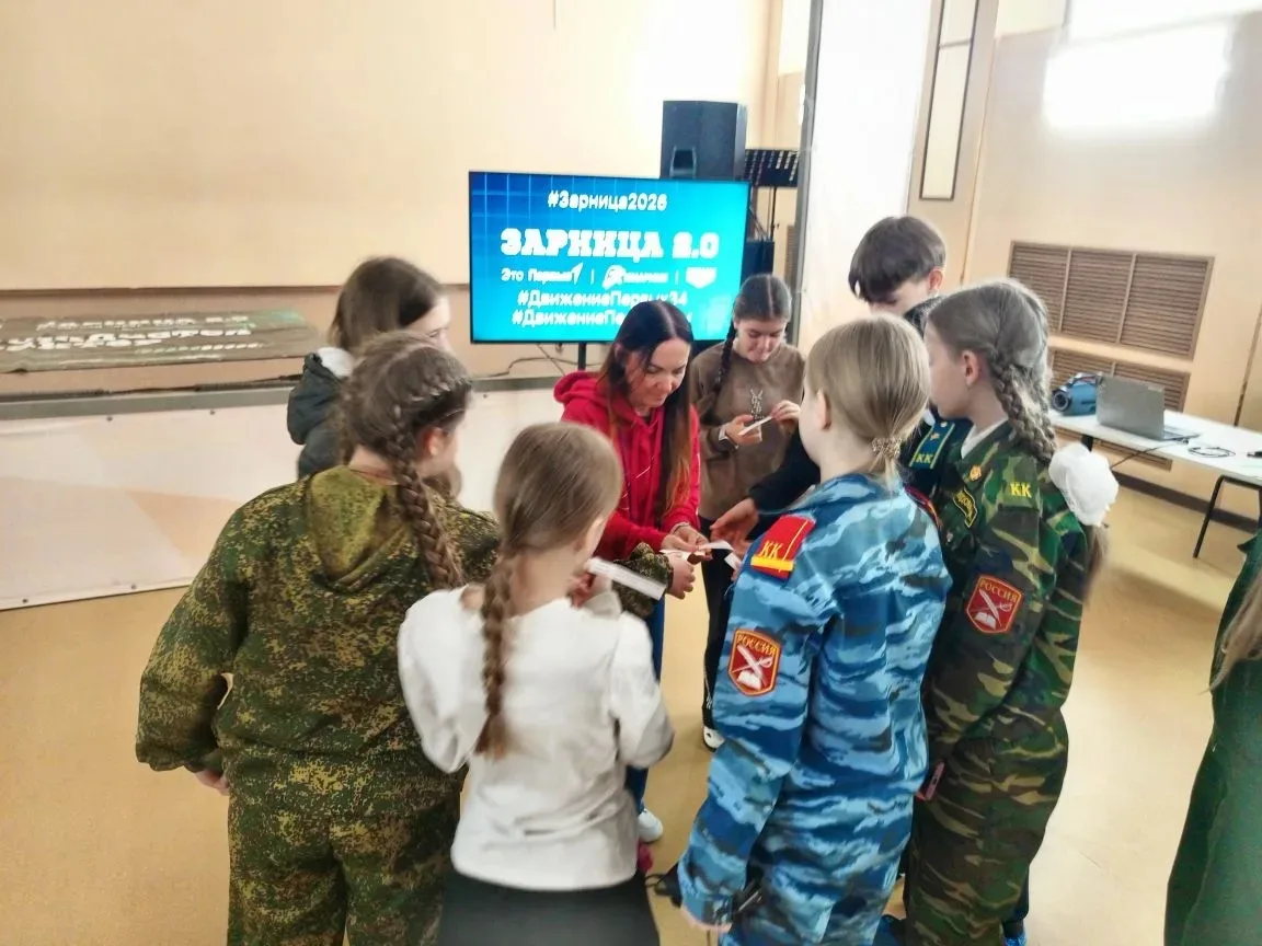 «На связи Крошик! Девочка военкор с камерой и твёрдым характером 🎀🎥»

Сегодня на «Зарнице 2.0» сто