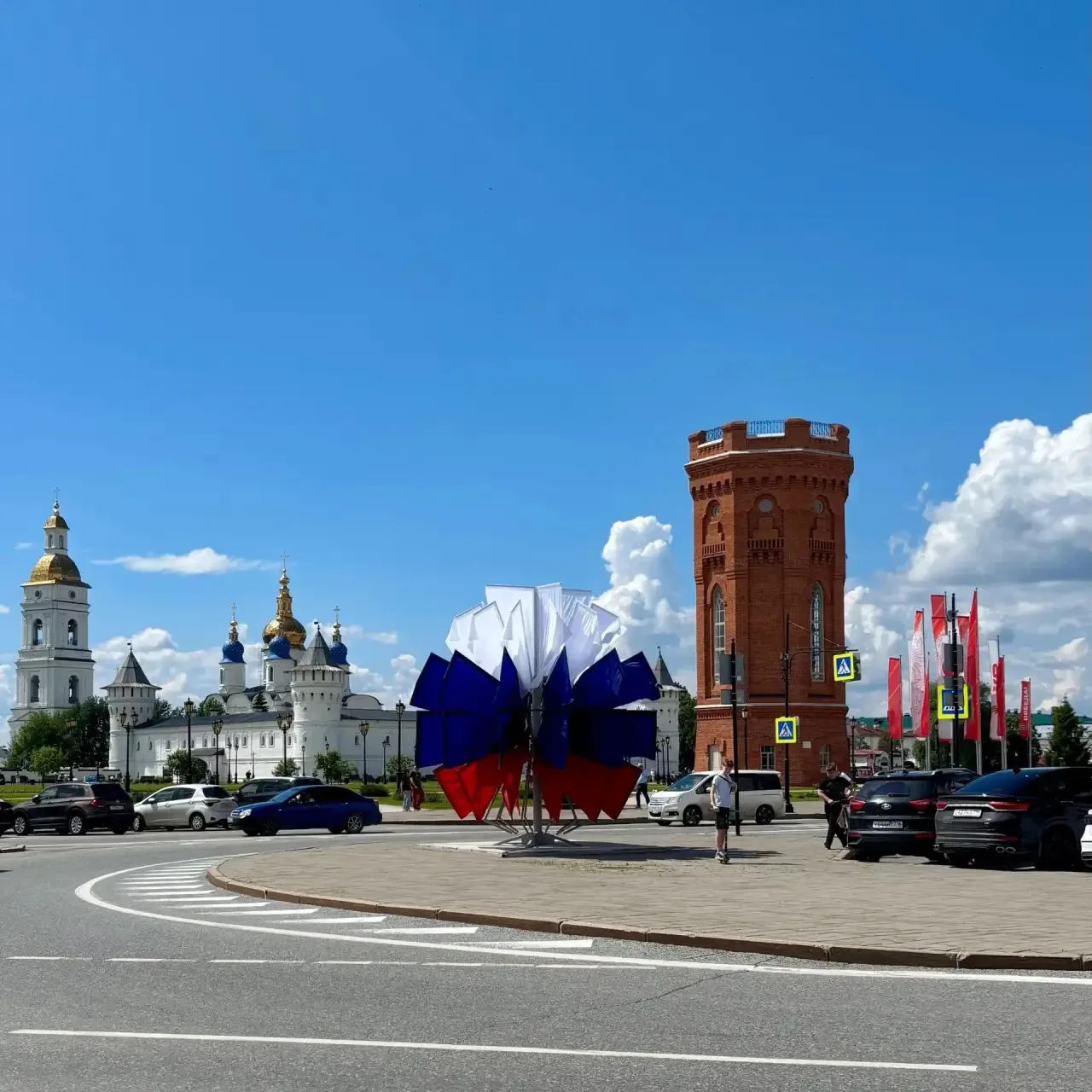 Тобольск готовится к своему 439-летию!

На улицах города появились праздничные гвоздики в цветах рос