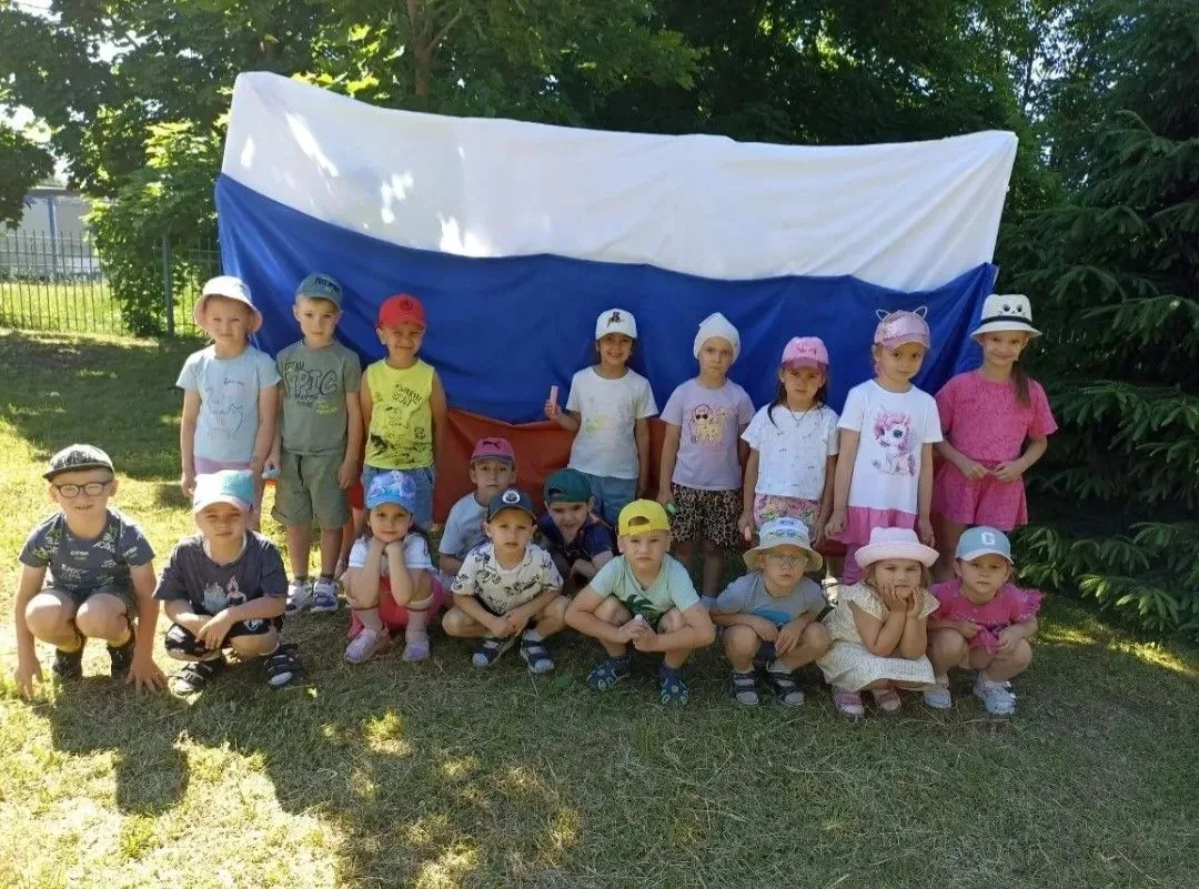 Сегодня, в преддверии праздника "День России" в МБОУ "ТСОШ им. П.Ф.Дужева" дошкольное отделение 41 п