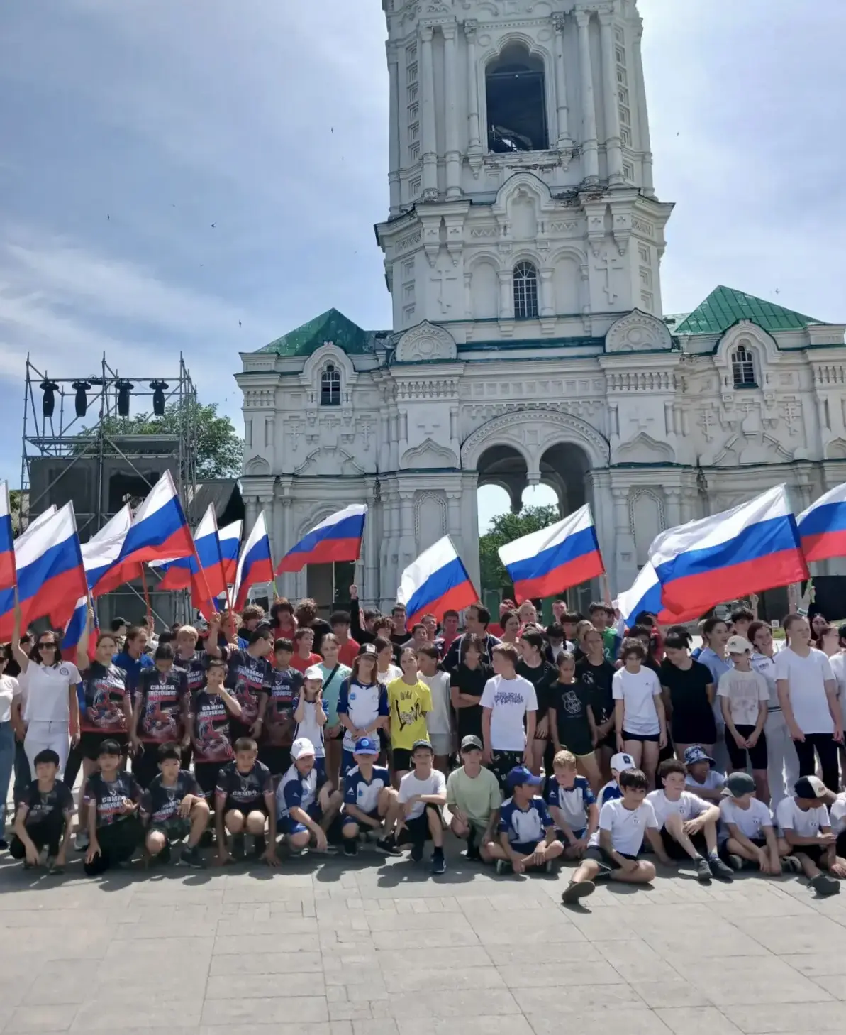 Приняли участие в акции приуроченной к празднованию Дня России! ❤️