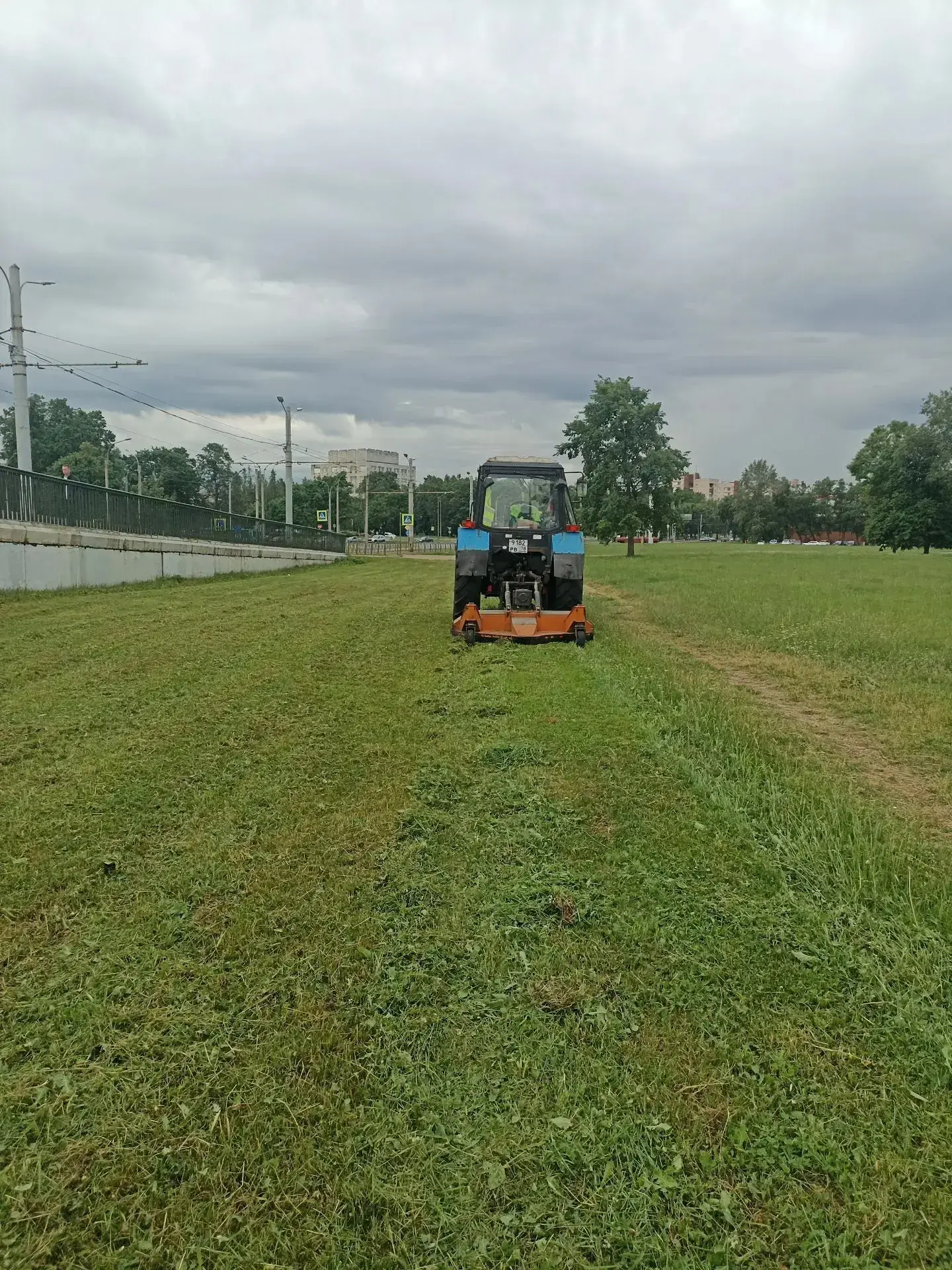 Мы продолжаем работы по покосу травы механизированным способом.🚜
Работы выполняются поэтапно в план