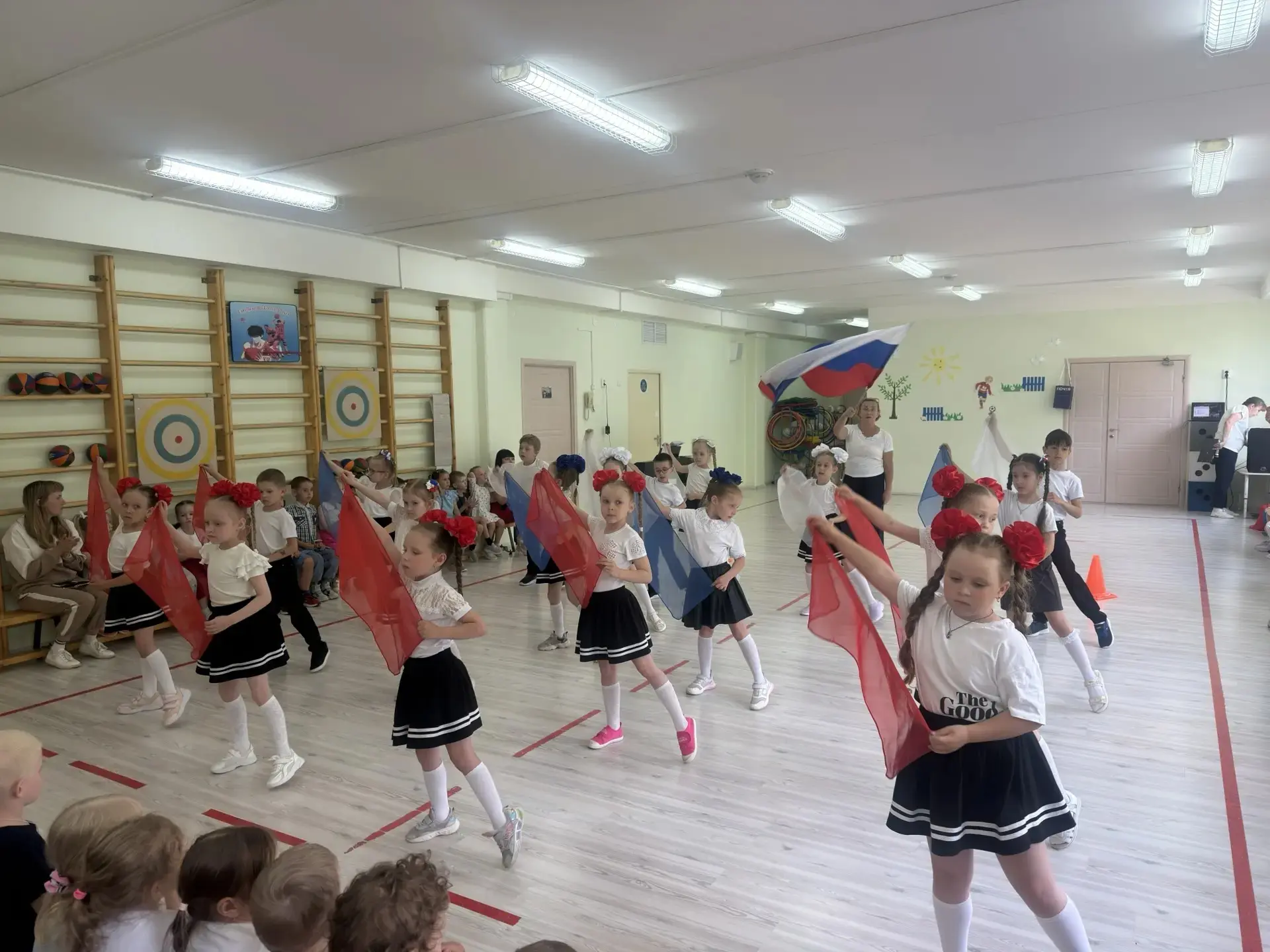 Дорогие родители, поздравляем с наступающим Днем России!

Сегодня в нашем детском саду прошел замеча