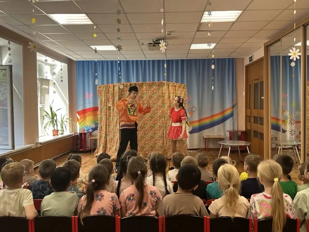 ✨В гостях  у дошколят театр-цирк «Мастер Буфф» с цирковым спектаклем «Ярмарка талантов».