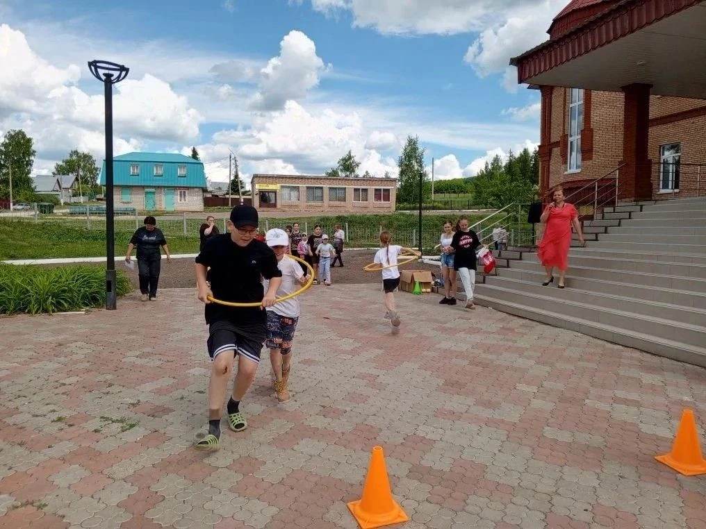 Лето – самое любимое время для всех детей на нашей планете. Это весёлый отдых, походы на природу, ку