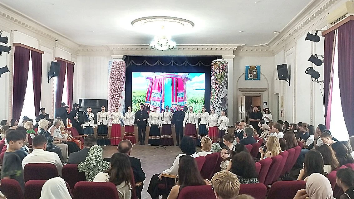 ДНЮ РОССИИ И ГОДУ ЕДИНСТВА НАРОДОВ РОССИИ ПОСВЯЩАЕТСЯ!
 
Студенты Краснодарского музыкального коллед