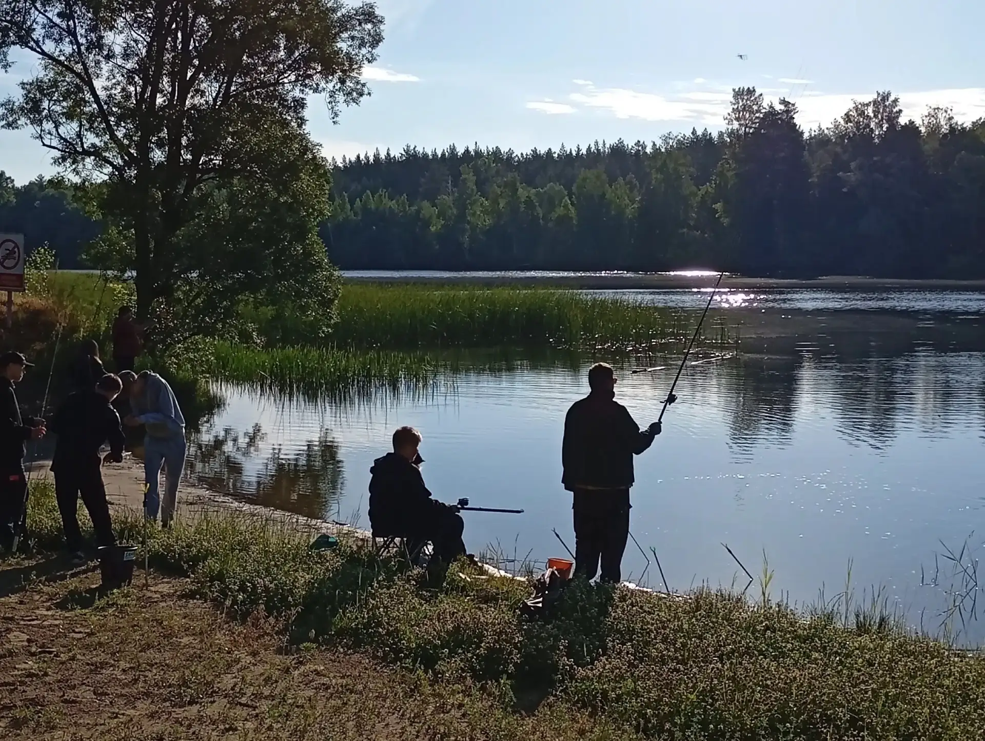 🐟Утренняя рыбалка!

Сегодня желающие сходить на утреннюю рыбалку проснулись в 5:30 утра и вышли на 
