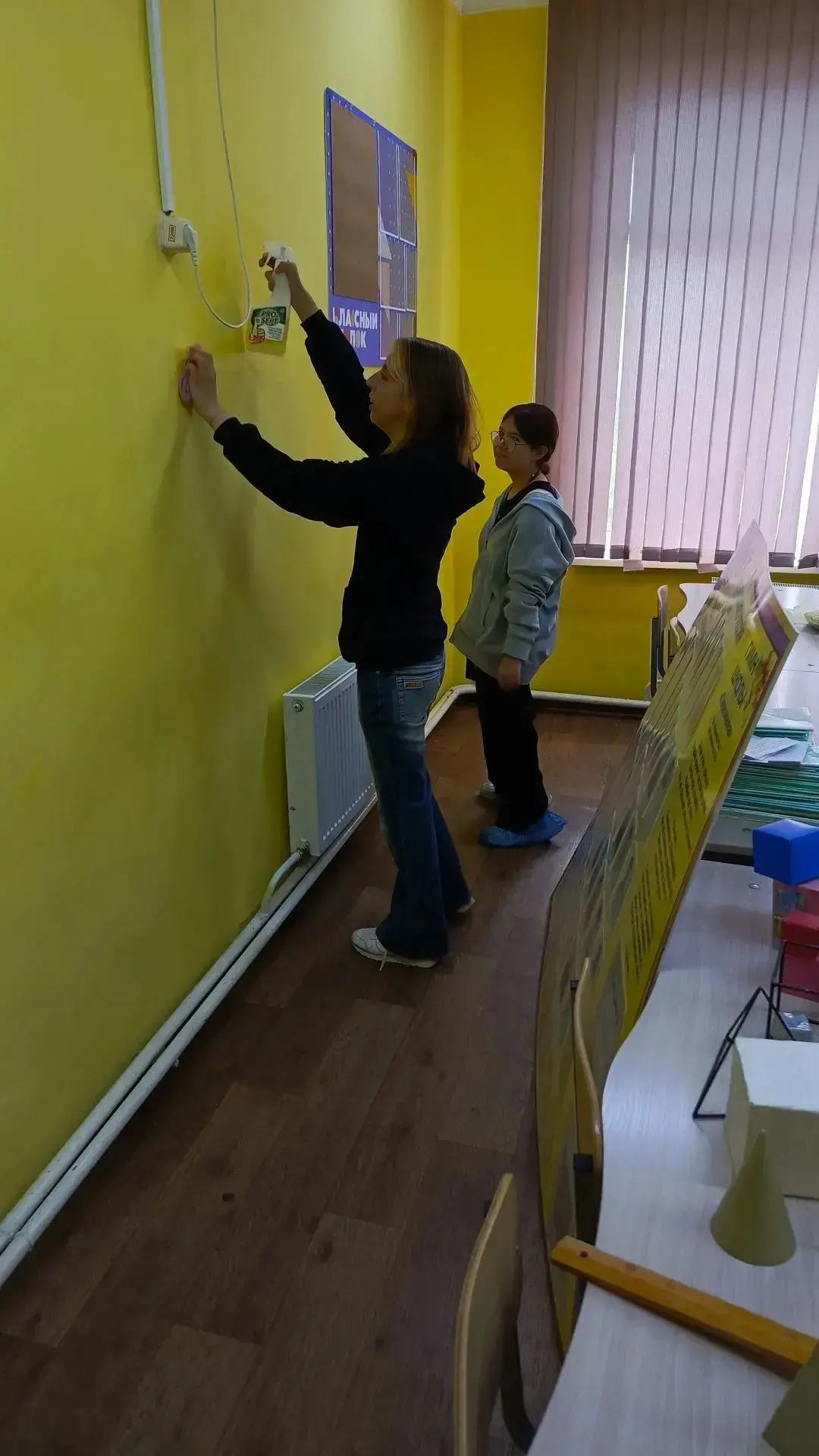 Сегодня закончилась рабочая смена у нашего трудового десанта. Ребята поработали на славу: школа сияе