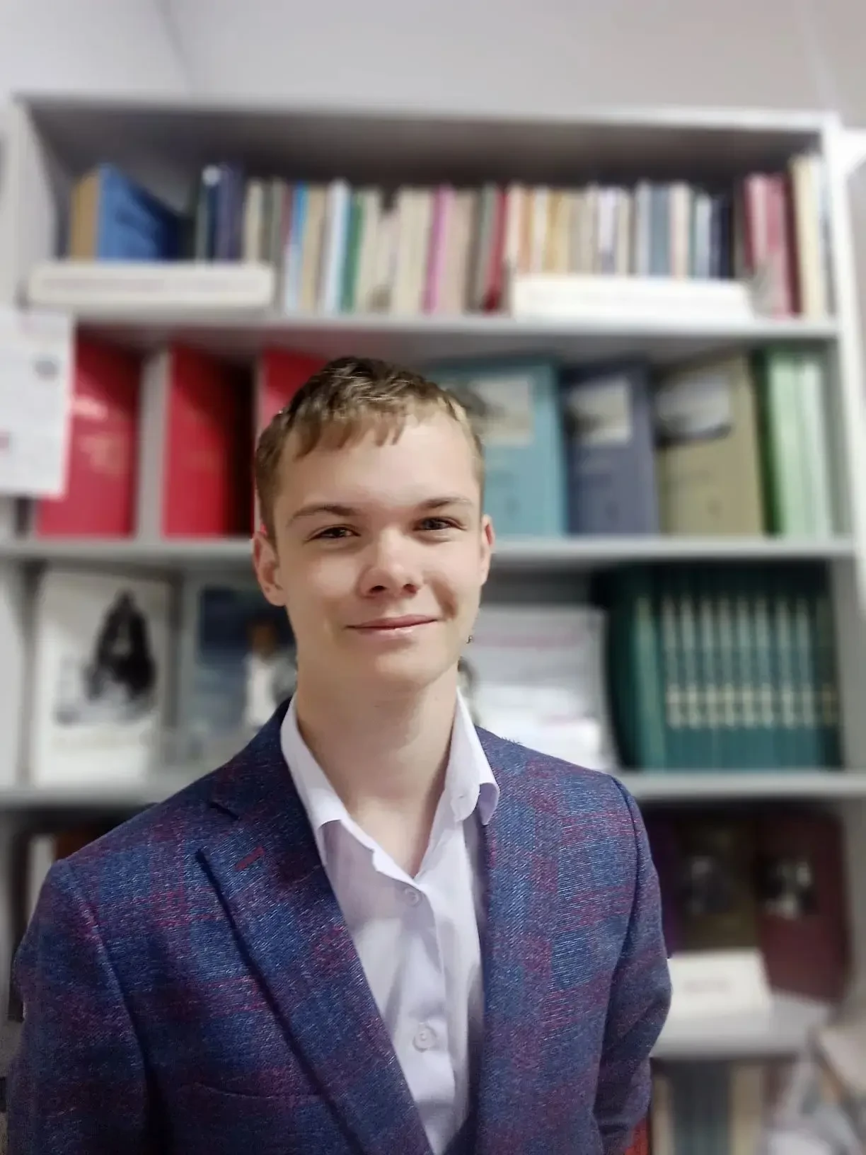 Ученик Новичихинской школы Колесников Дмитрий показал блестящий результат на ЕГЭ, набрав максимальны