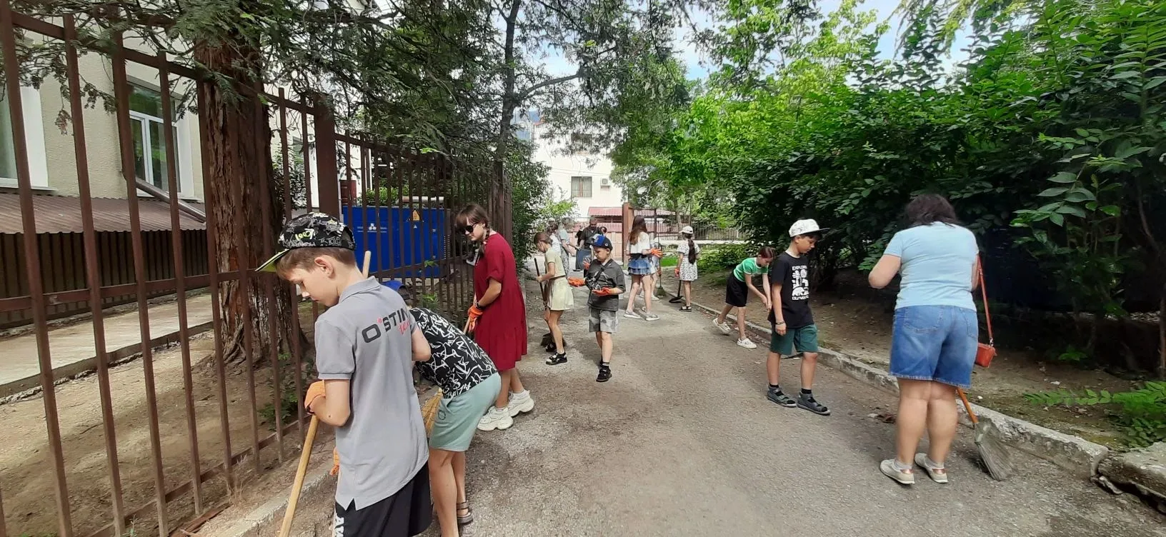 18 июня 2026, в нашем лагере дневного пребывания детей "Улыбка" МБОУ"ЯСШ10" был насыщенным и интерес