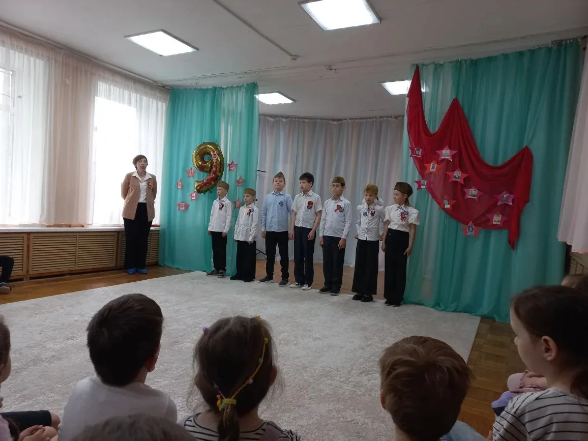 ПРО ПРИЕМСТВЕННОСТЬ, ЗАБОТУ И ПАМЯТЬ

Когда в детский сад приходят школьники, это всегда чуть больше