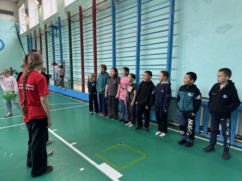 🎨 «Краски детства» в МБОУ СОШ с. Богородское: когда погода не помеха творчеству!
В преддверии Между