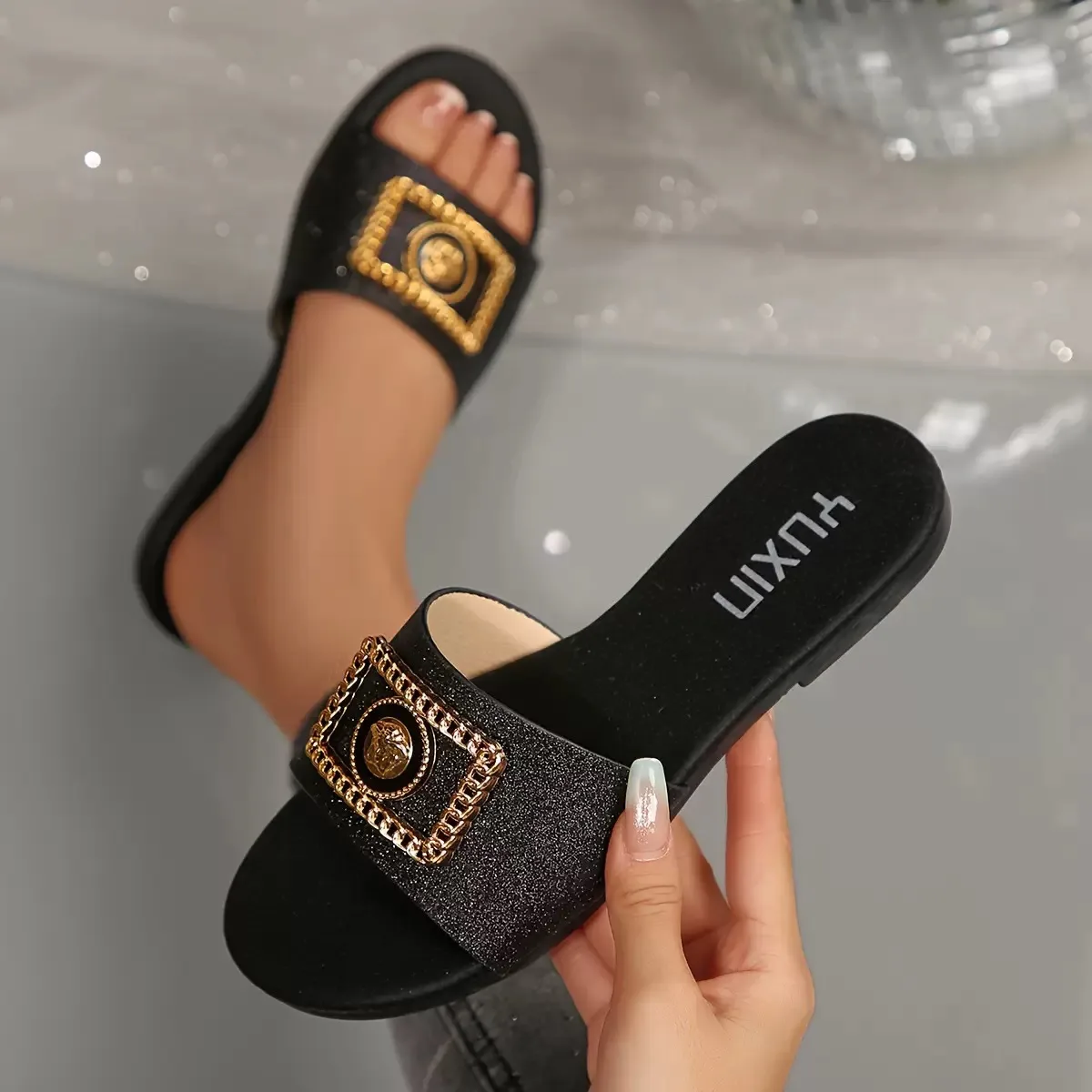 Под заказ 
💎 Тапочки
💎Размеры 36-42
💵1000₽

📱Для заказа и других вопросов 
Писать Олесе +7966290