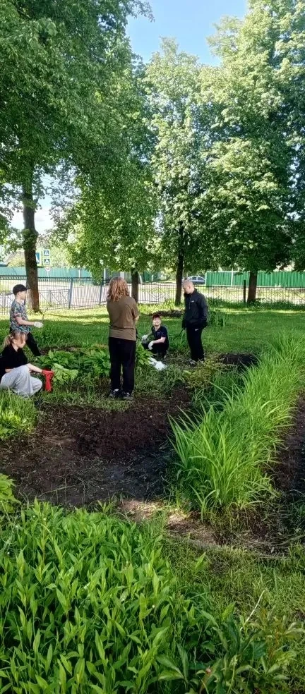 РВО «Экологический десант» на связи! 🌿♻️

Наш отряд в деле. Совмещаем полезное с активным:

🧤 Экол