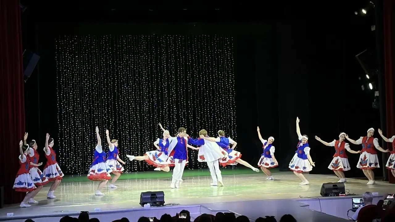 Гордость звучит в каждом аккорде, достоинство — в каждом движении 🎭 
 
На отчётном концерте фестива