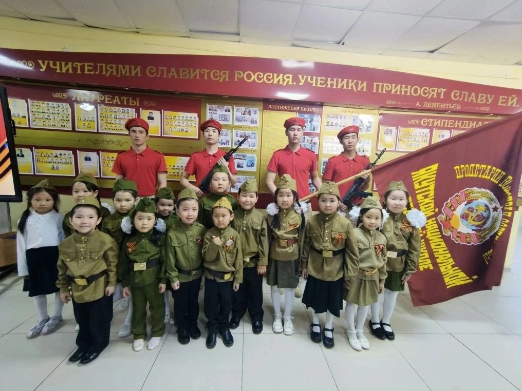 Ыам ыйын 6 күнүгэр И. Е. Федосеев-Доосо аатынан Дириҥ орто агрооскуолатыгар Дьокуускайдааҕы национал
