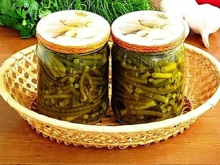 Маринованные стрелки чеснока — вкусная заготовка

Молодые чесночные стрелки отлично подходят для кон