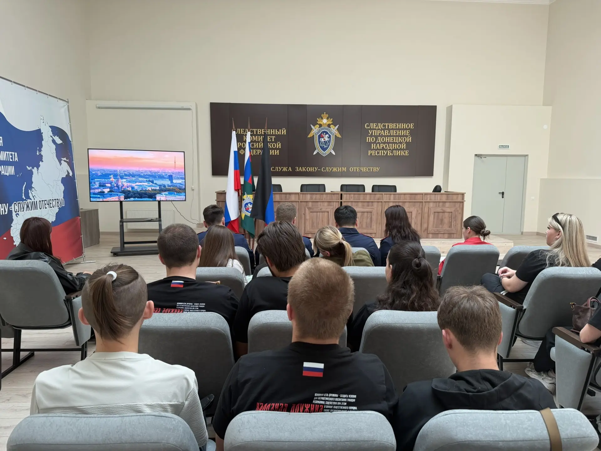 Сотрудники регионального следственного управления выступили в роли наставников и судей в кадетском в
