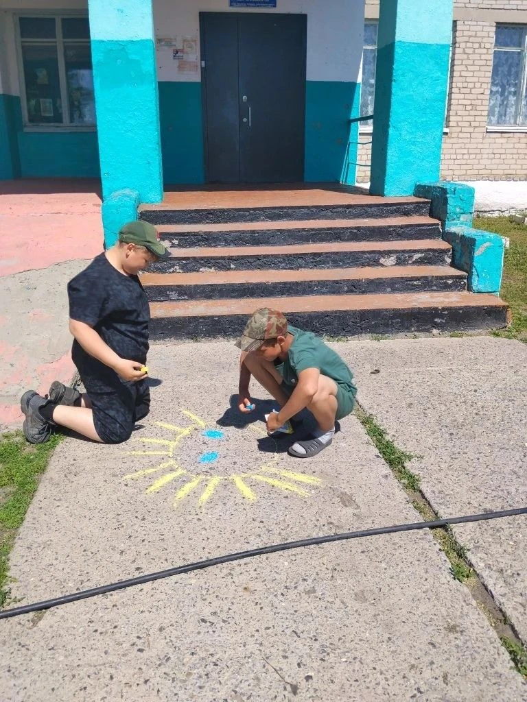 ☀️ Наше главное правило: больше воздуха, больше движения! ☀️В нашем школьном лагере мы твёрдо верим,