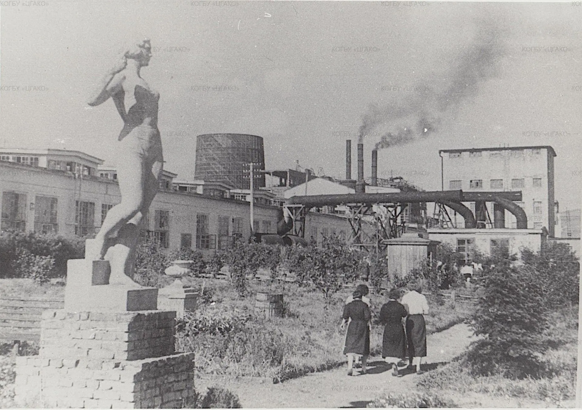 8 июня 1934 г. состоялся ввод в эксплуатацию Кировской ТЭЦ-1, одной из первых теплоэлектроцентралей 