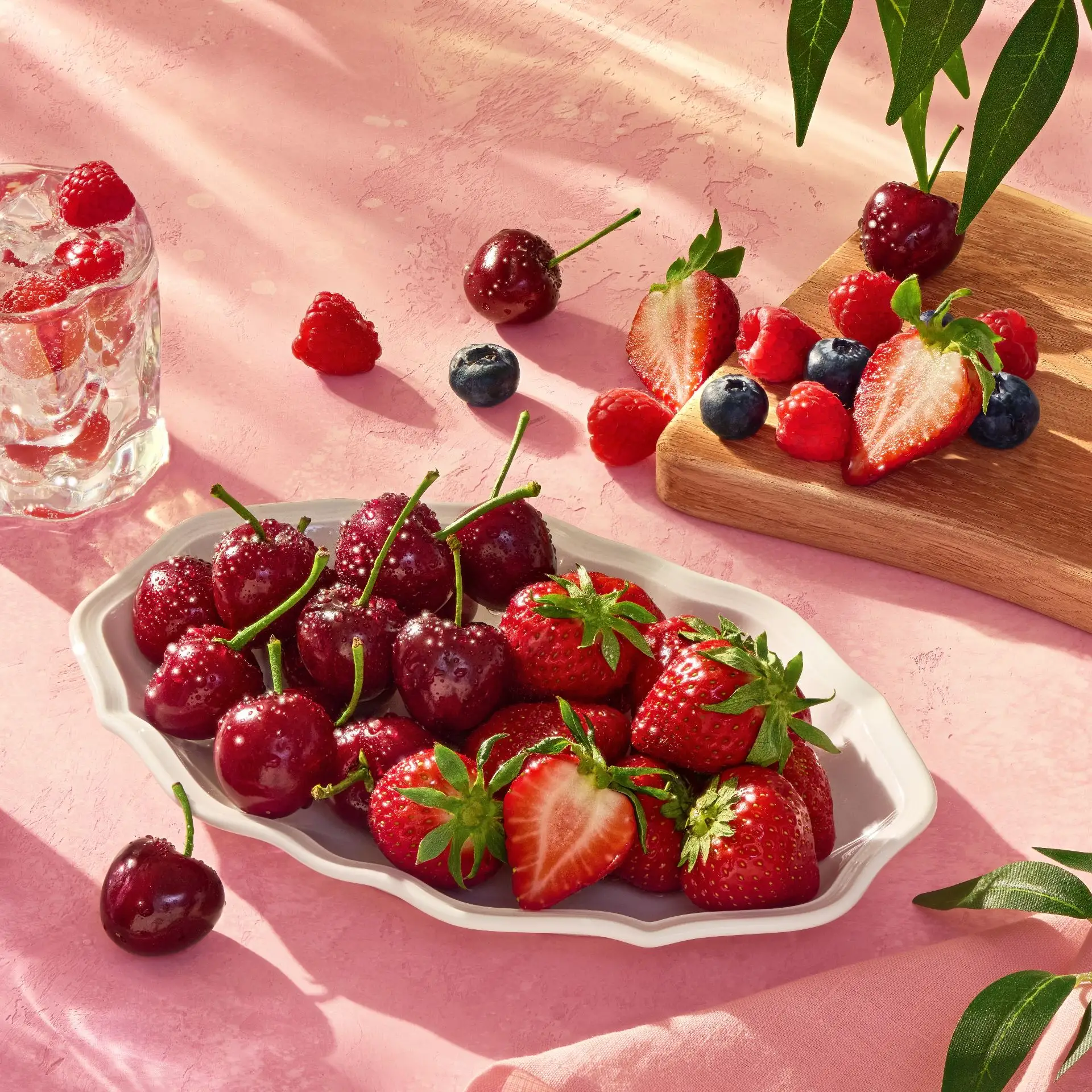 🍒🍓🍒🍓🍒🍓🍒🍓🍒🍓

План на лето — встретить рассвет, искупаться в речке и, конечно, объедаться яг