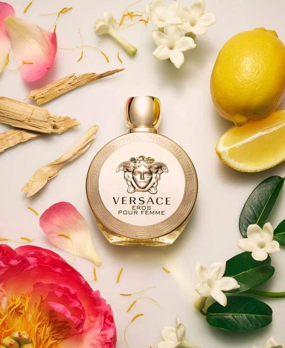 Versace Eros Pour Femme 

Его магическая аура обволакивает, манит и увлекает за собой в мир сладких 