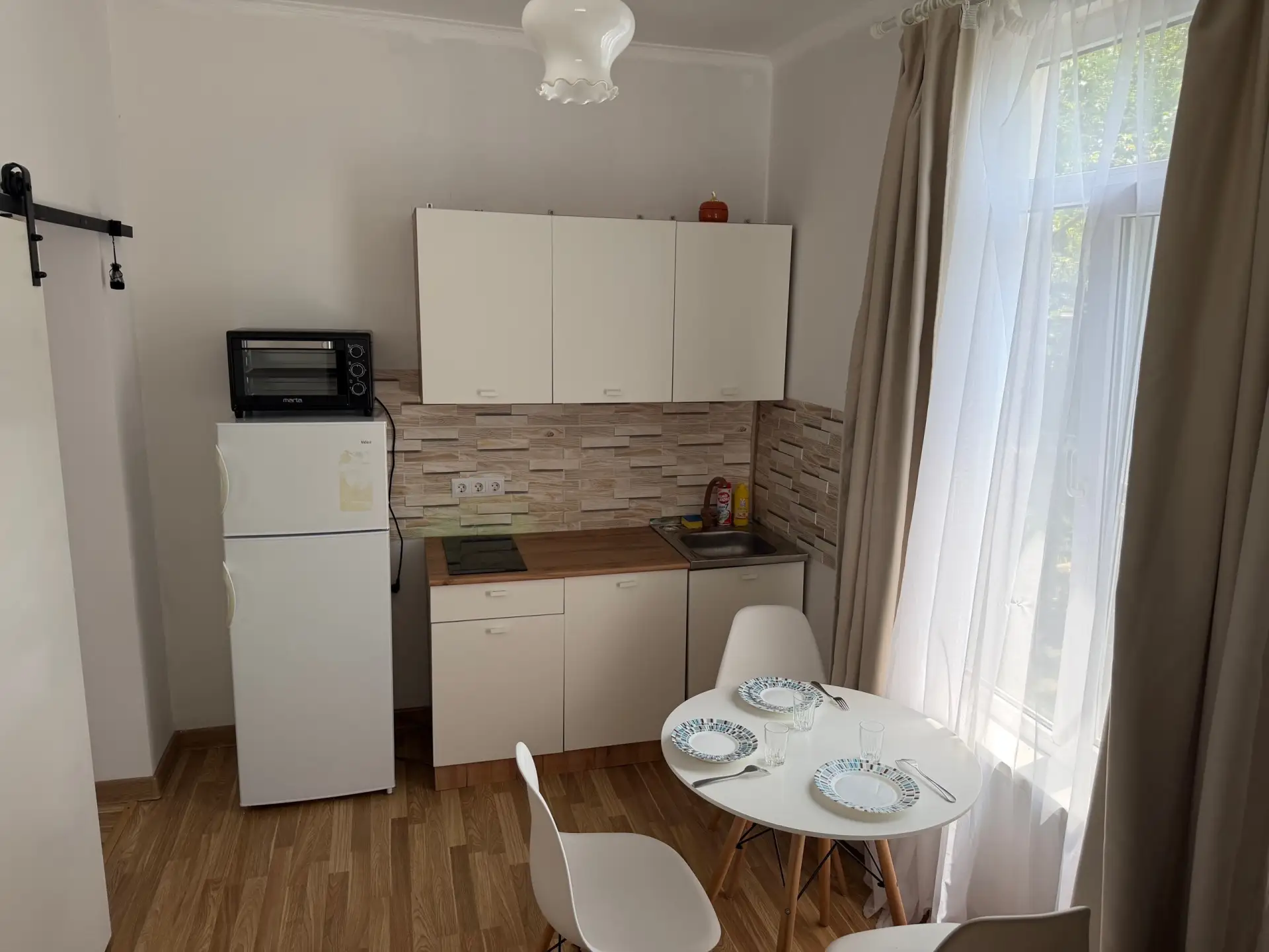 #АБХАЗИЯ #СУХУМ

От 3 000 ₽/сутки. Центр Сухума. 1-комнатная квартира со свежим ремонтом, высокий 1 