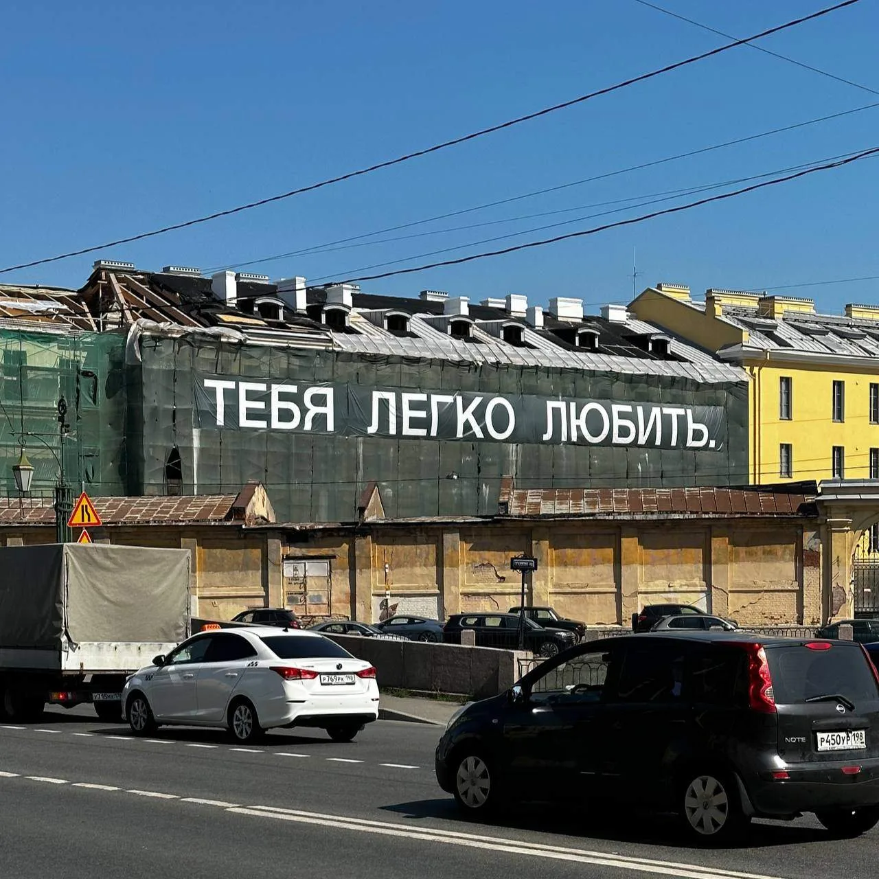 Разбирая галерею в телефоне, чтобы освободить место, нашла вечно актуальное фото.

Рука не поднялась