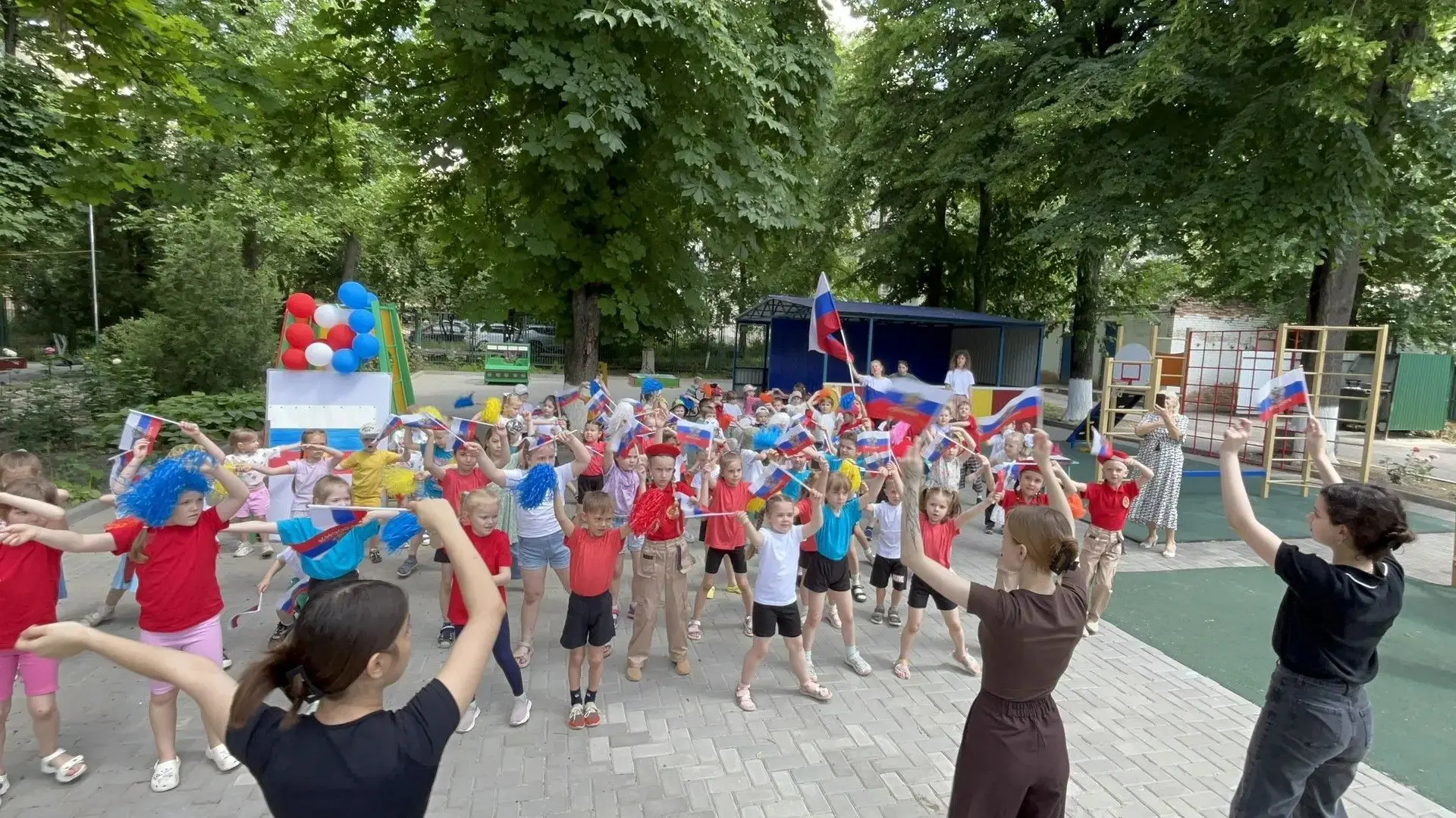12 июня - День России — один из главных государственных праздников Российской Федерации.
Это праздни