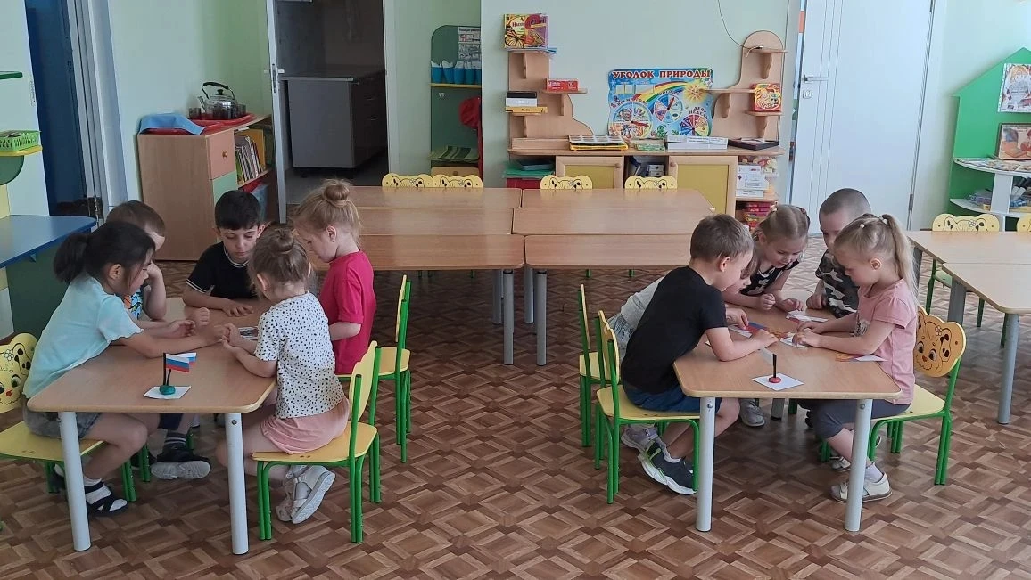 🤍💙❤️В средней группе № 10 прошло развлечение‑викторина «Символы России», посвящённое празднику Дня