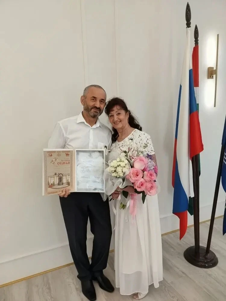 Сапфировый юбилей любви семьи Ивахнюк💕.                         В Салоне бракосочетания чествовали 