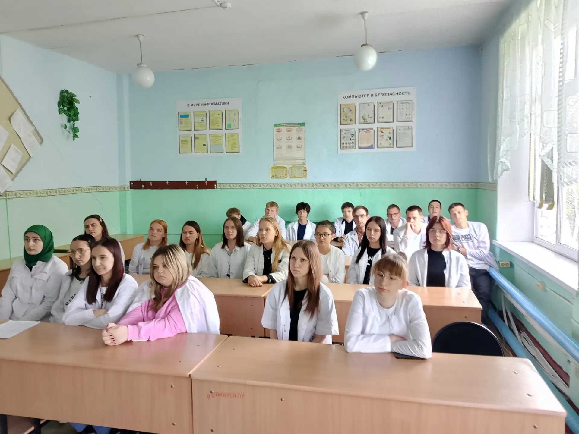 15 мая в группах 21 ТППЖП и 21 Вет, куратором Сидоровой Л.Ю., проведен курсовой кураторский час на т