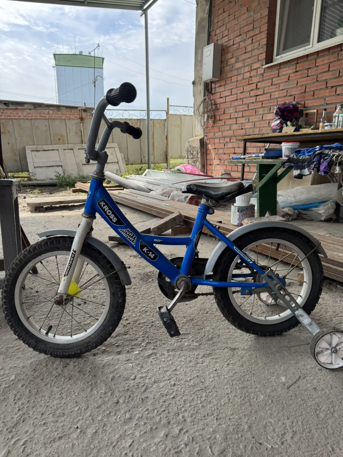 Продам велосипеды 
Синий 700₽
Розовый 1.500