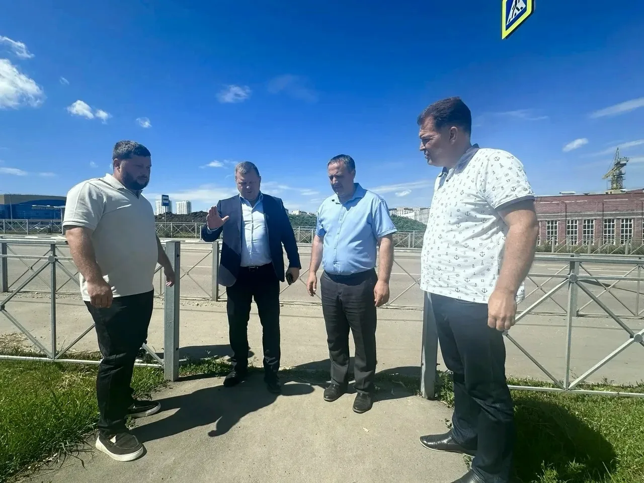 📌 Провел плановый объезд района вместе с моими заместителями 

Лично оценил ход работ по благоустро