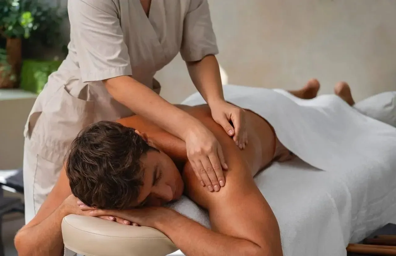 Новый SPA-день «Джентельмен»🎩

Оздоровительный ритуал для благородных мужчин💪🏻

Это уникальная во