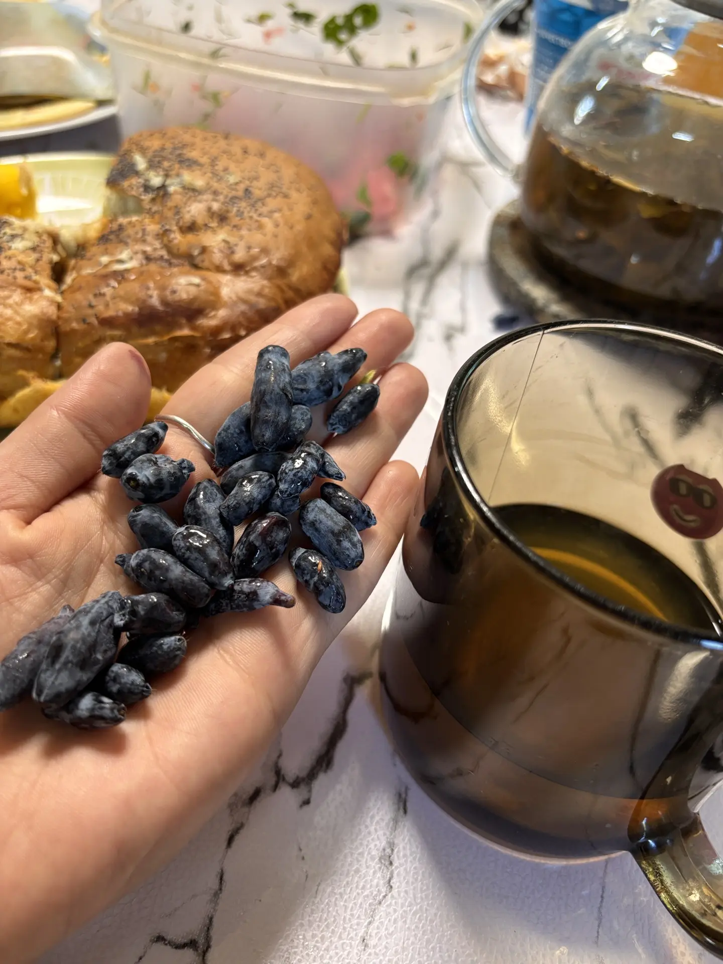 Всем утра доброго вкусного и витаминного☕🫐🍓🍒 а у нас чай с жимолостью🤤

Спасибо за реакцию😘и ко
