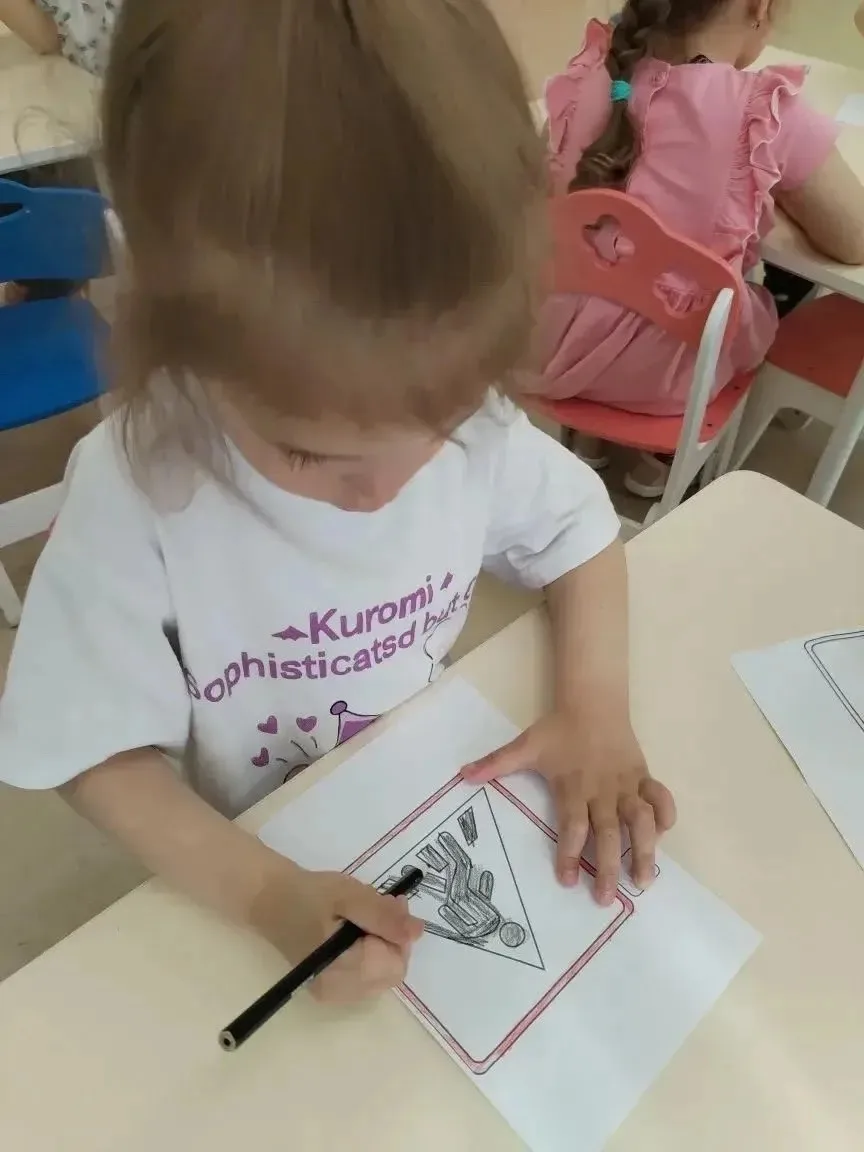 🐻‍❄️ Акция «Безопасные каникулы или Здравствуй, лето!» — младшая группа «Умка»

Нашивоспитанникт уж