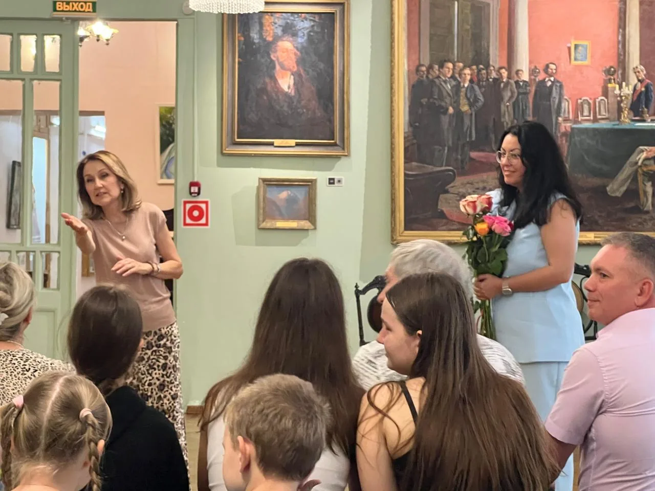 Торжественный вернисаж в честь Юлии Лаптевой! 🎉

📌В минувшие выходные в картинной галерее нашего м