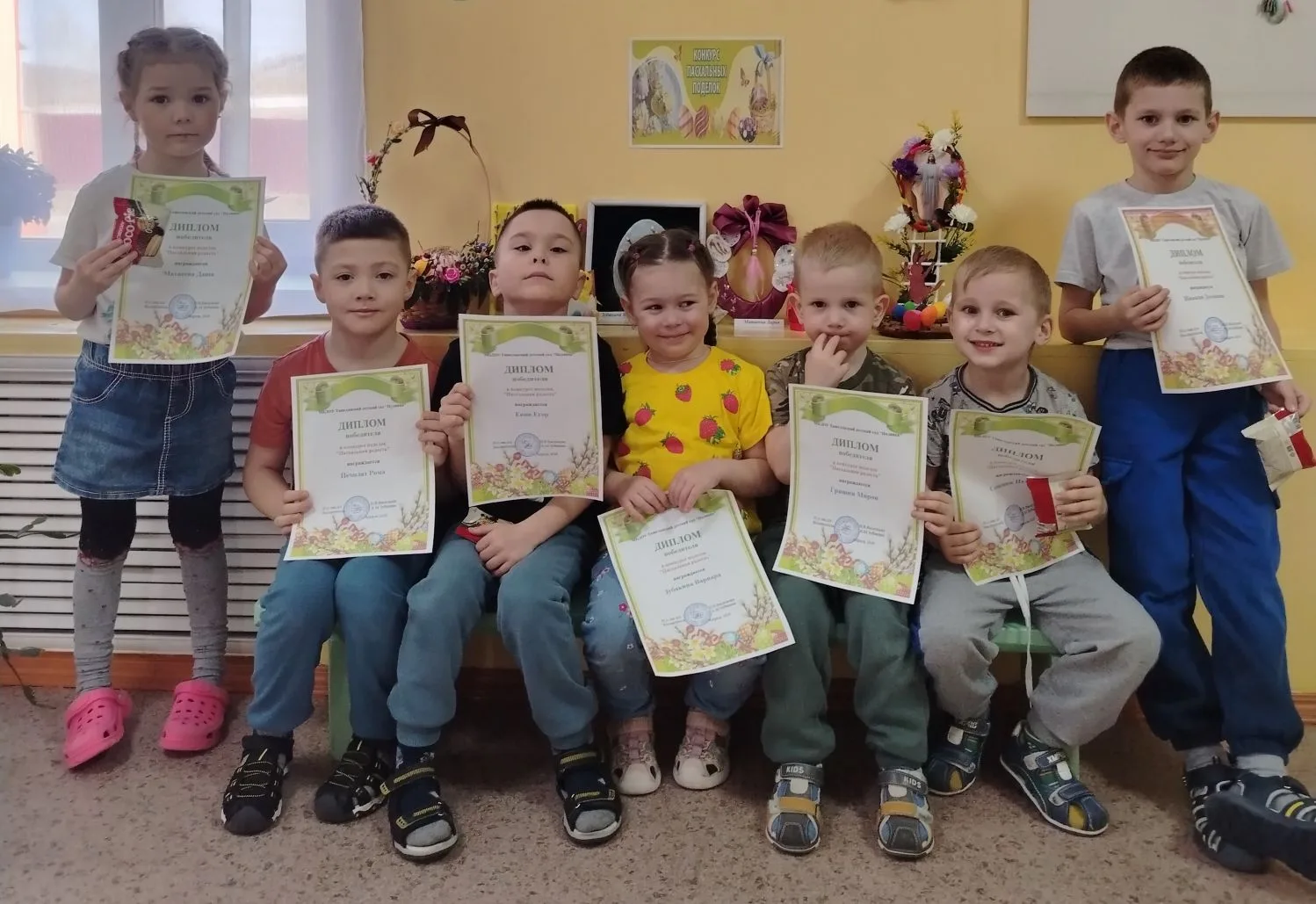 В нашем детском саду прошёл замечательный конкурс поделок, посвящённый светлому празднику Пасхи! Реб