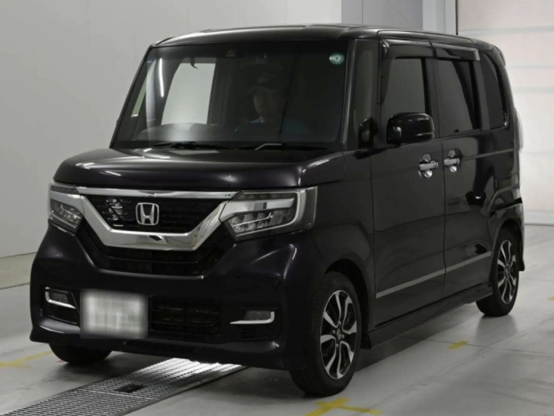 Honda N-BOX 2017 года. 

✅Оценка 4 балла. 
✅Пробег 106 000 км. 
✅Комплектация G EX Honda Sensing
✅Об