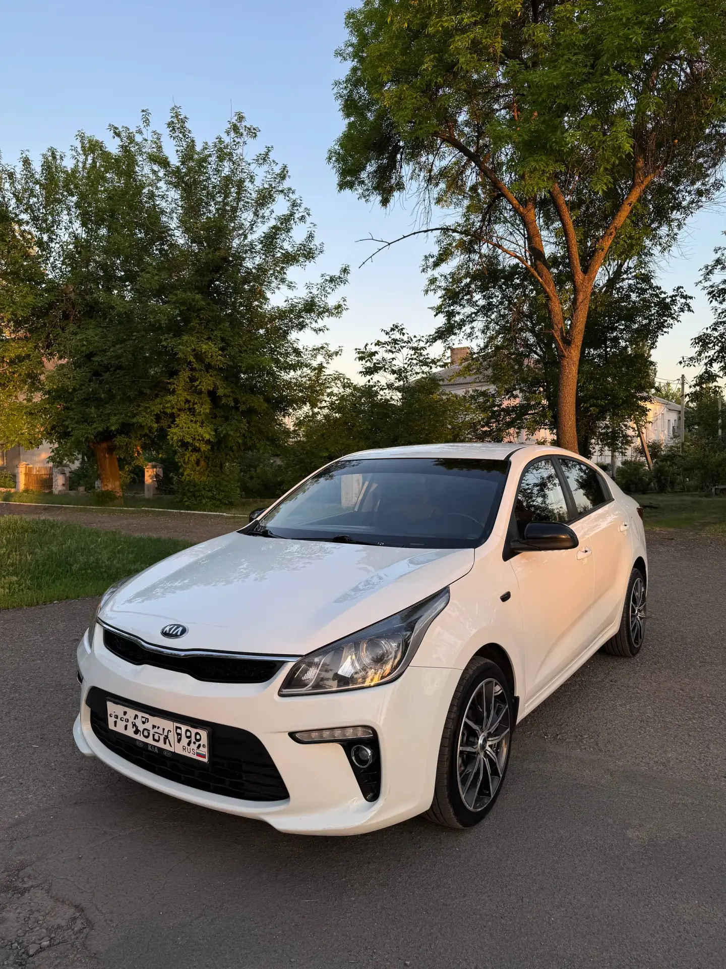 Kia Rio IV 2017 года
Родной пробег 104 тысячи км
Двигатель 1.6, коробка механика
Ухоженный авто, в о