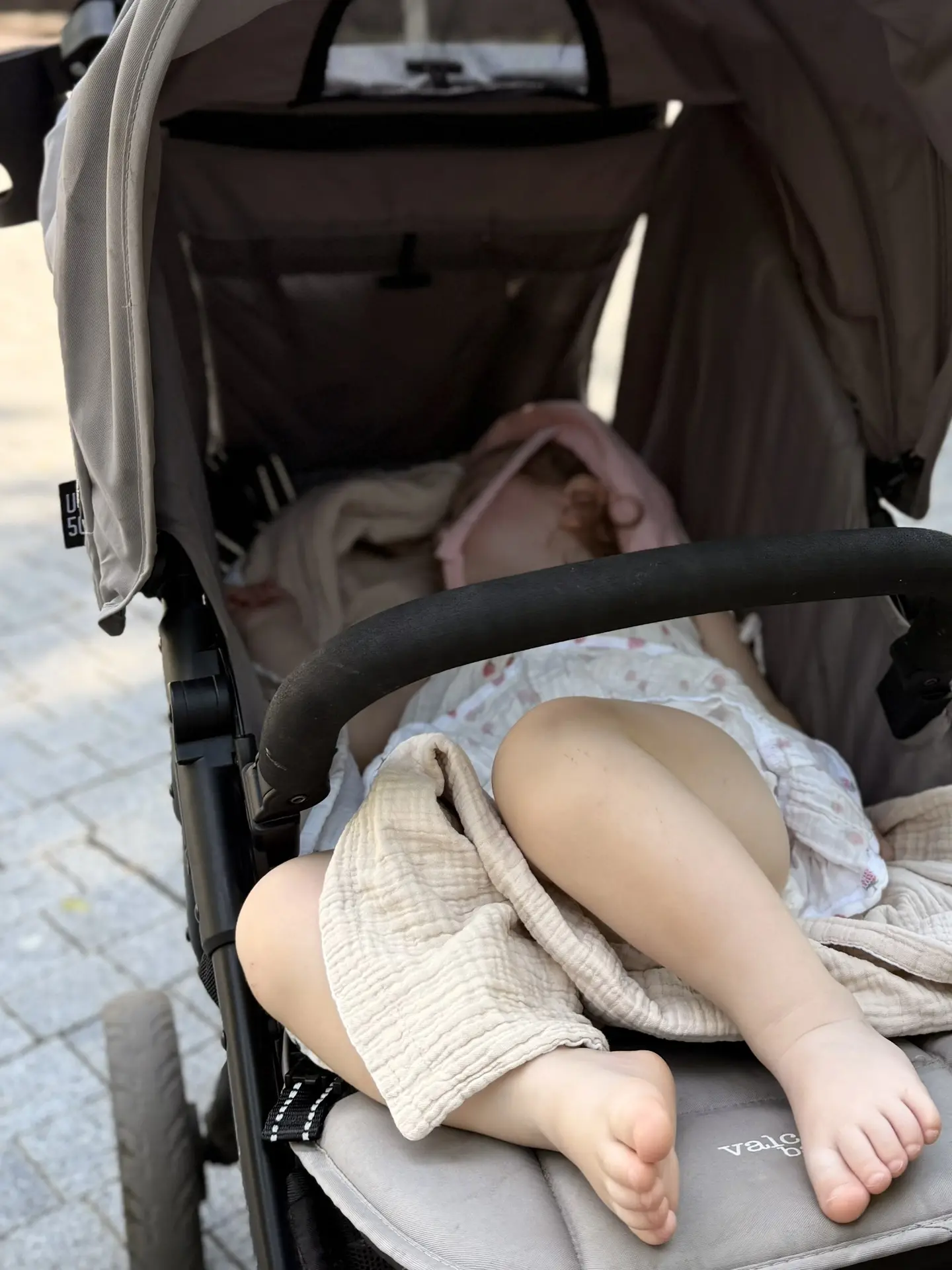 Материнство летом в одной фразе — это лёгкость на подъём ♥️