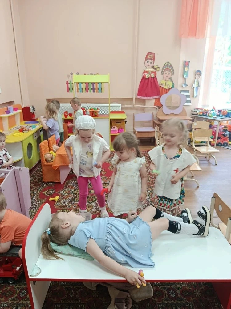 Дружба — важный навык, который необходимо развивать с раннего возраста. Вот несколько советов, как п