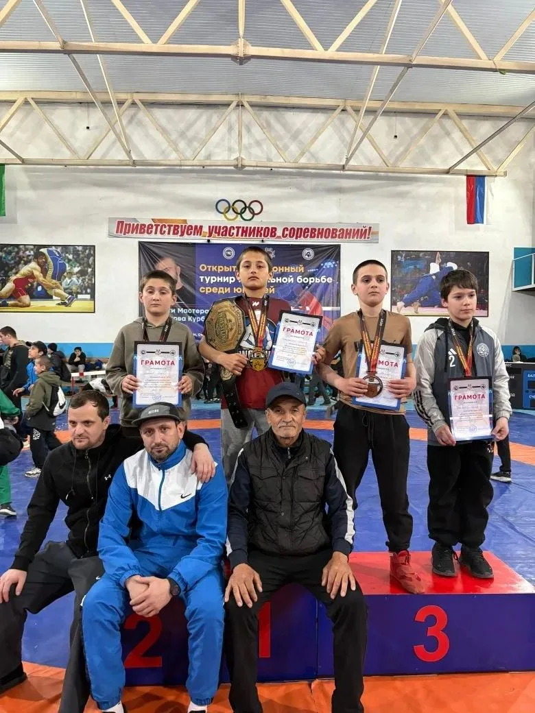 25 апреля 2026 года в с.Хебда Шамильского района проходил открытый районный турнир по вольной борьбе