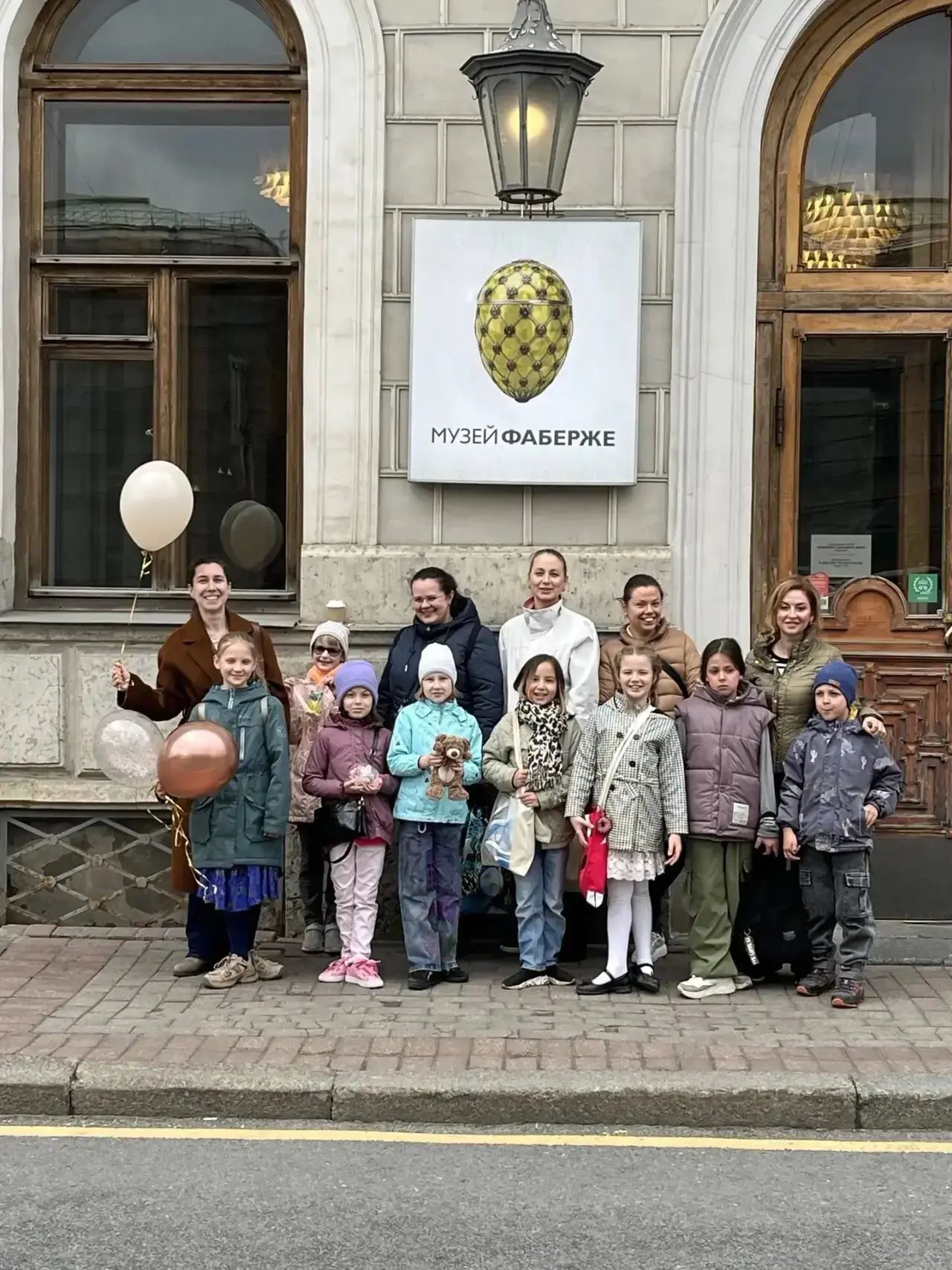В последний весенний день юные балерины из 2 класса вместе с родителями и своим преподавателем Кичко