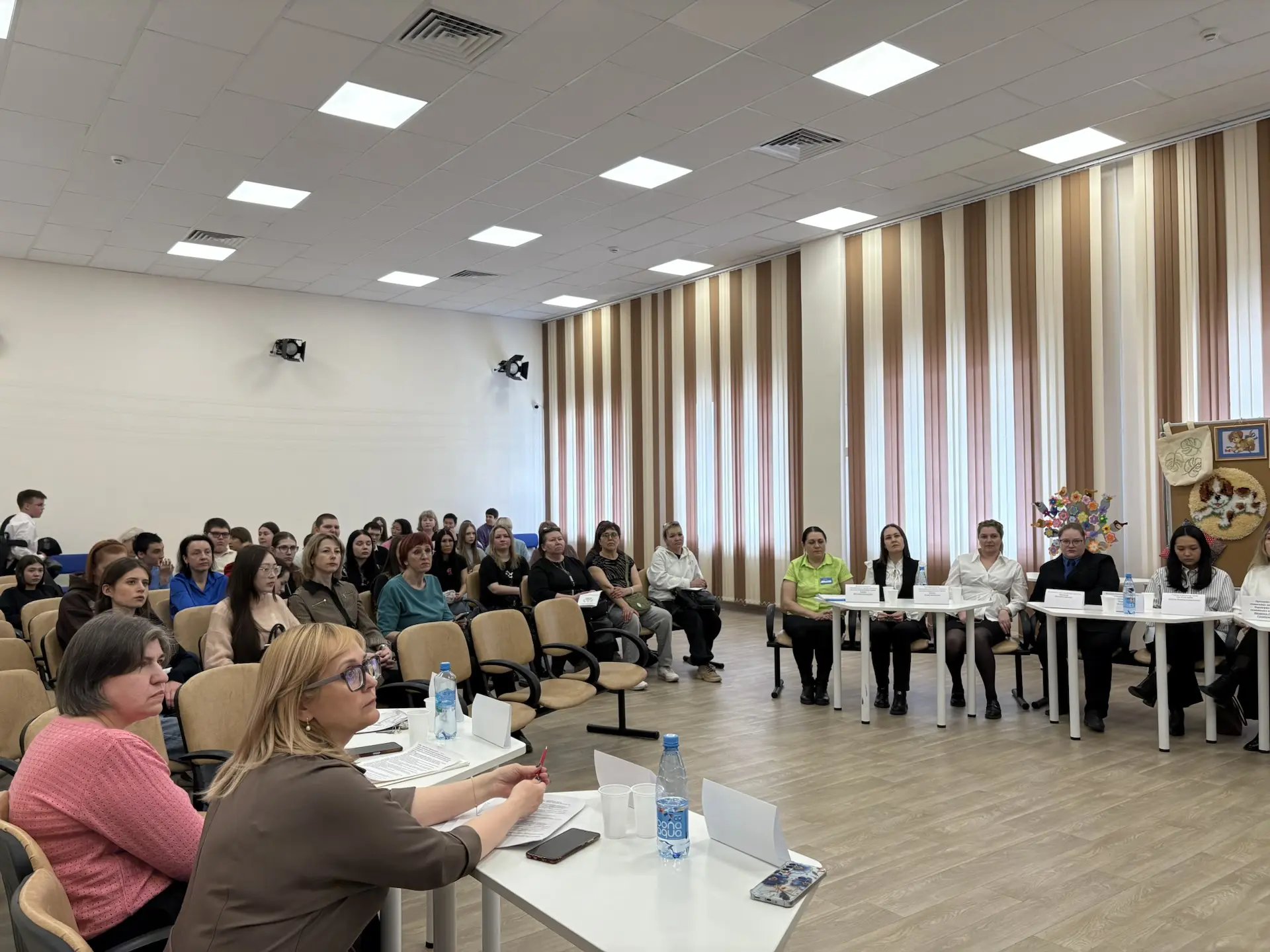 Студенты-филологи приняли участие в Дне открытых дверей МОУ СКШИ г. Нерюнгри
   15 мая студентки-тре