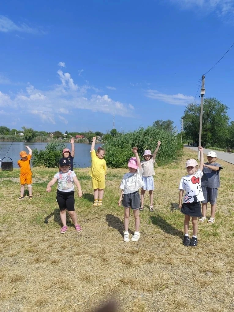 Со спортом дружим - МЫ! ⚽⚾🥎🏀🏐
☀️Каждое утро в нашем пришкольном лагере "Дружба" начинается с заря