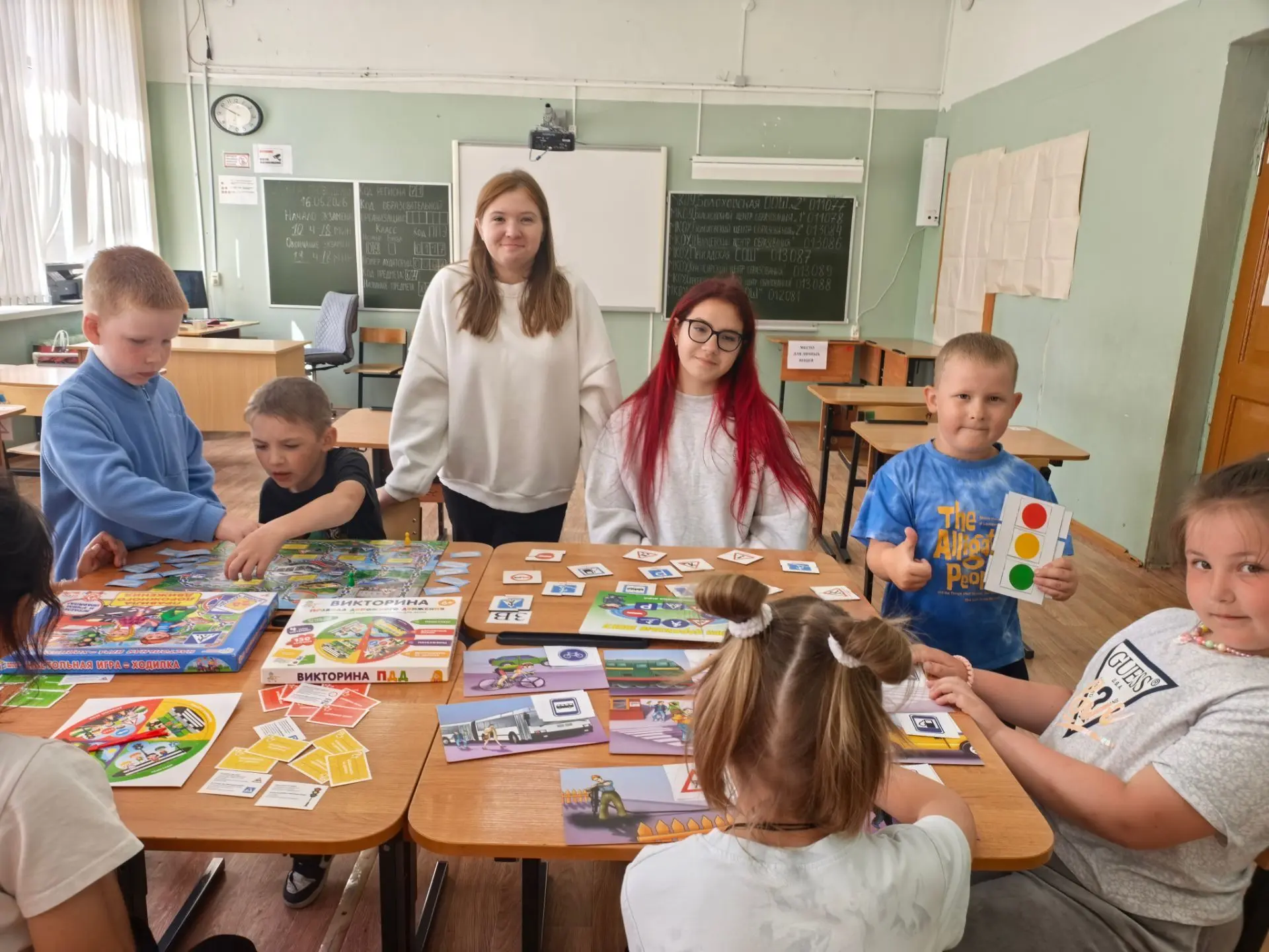 🤩 Безопасные каникулы: учим ПДД играя!

🚦Сегодня в нашем пришкольном лагере «Дружба»  настоящее пр