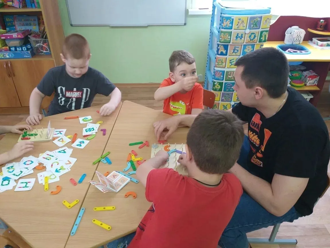 В рамках Международного дня игры, который ежегодно отмечается 11 июня, в средней. группе3 прошёл ден